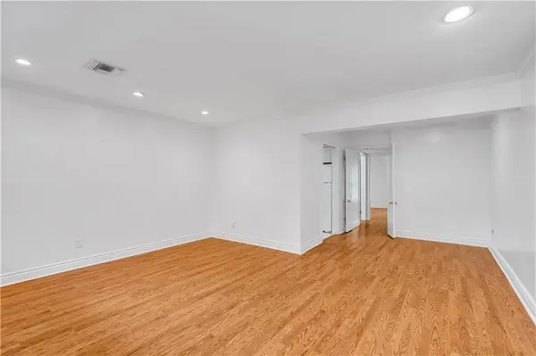 3201 ST CHARLES AVE #230, New Orleans, LA 70115