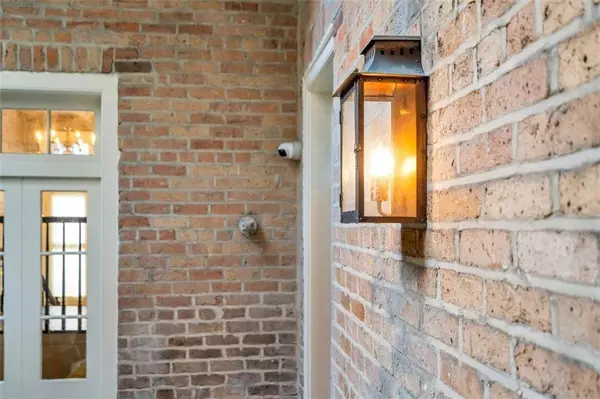 438 DAUPHINE ST #1B, New Orleans, LA 70112