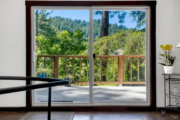 15 Mountain View AVE, Lagunitas, CA 94938