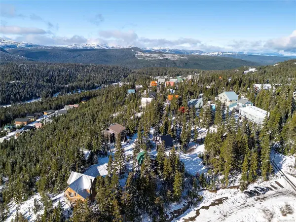 706 Glacier View Close, Courtenay, BC V9T 1L0