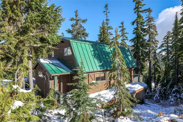 706 Glacier View Close, Courtenay, BC V9T 1L0