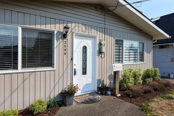 2598 Willard Ave, Cumberland, BC V0R 1S0