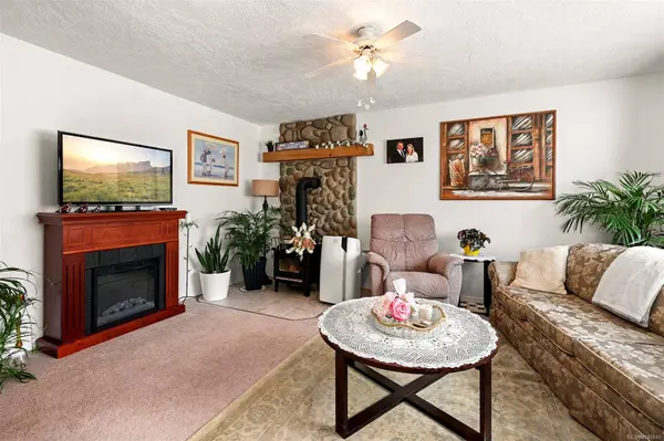2598 Willard Ave, Cumberland, BC V0R 1S0