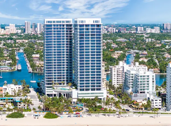 Selene Fort Lauderdale vs. Ritz-Carlton 551 Bayshore