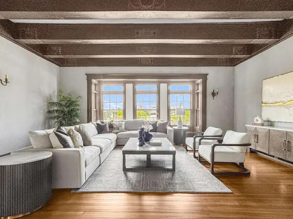 141 Loretto CT, Wheaton, IL 60189