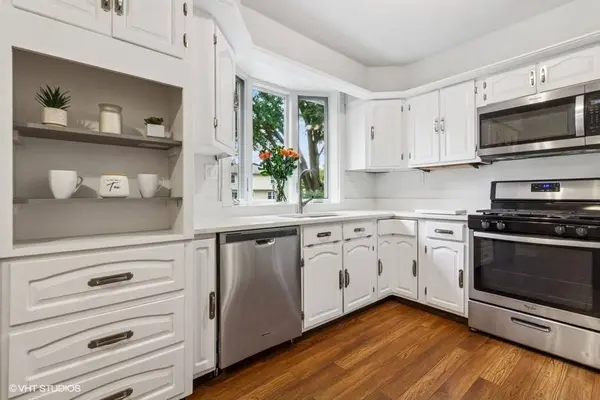 846 Mandrake DR, Batavia, IL 60510