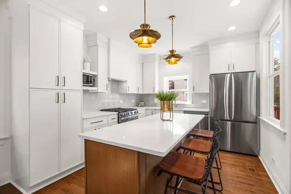 727 Wenonah AVE, Oak Park, IL 60304