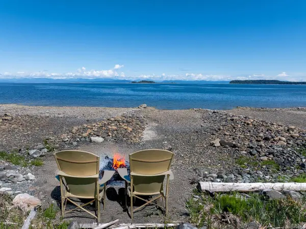 5028 Spence Rd, Courtenay, BC V9N 9S1