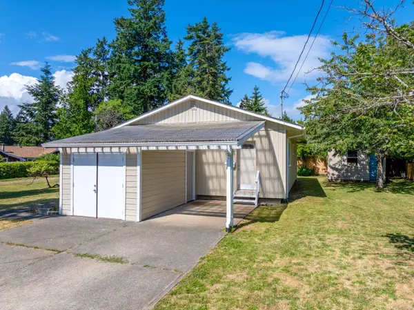 375 Church St, Comox, BC V9M 2C1