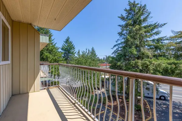 1015 Cumberland Rd #402, Courtenay, BC V9N 2E7