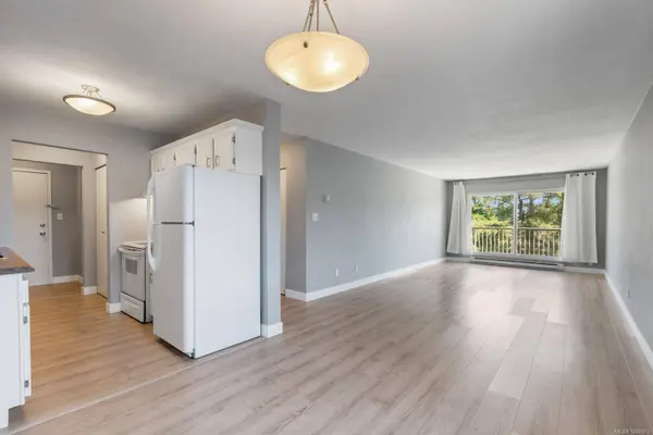 1015 Cumberland Rd #402, Courtenay, BC V9N 2E7