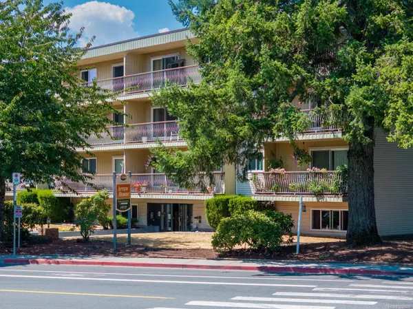 1015 Cumberland Rd #402, Courtenay, BC V9N 2E7