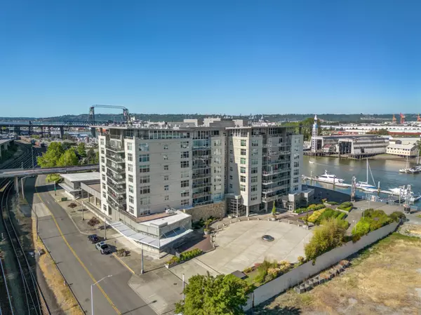 feature image of Modern Living on Thea Foss Waterway: Discover the Esplanade Lifestyle in Downtown Tacoma  