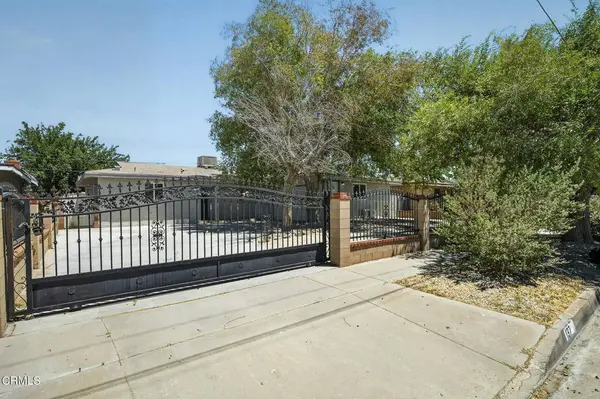 137 E Avenue J 8, Lancaster, CA 93535