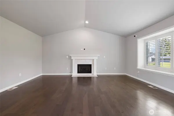 9716 66th AVE E, Puyallup, WA 98373