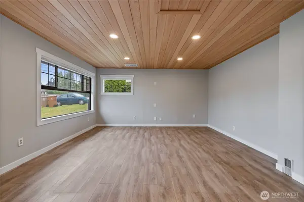 1117 N Hawthorne ST, Tacoma, WA 98406