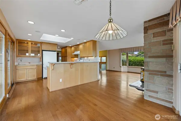 6107 Hawthorne TER NE, Tacoma, WA 98422