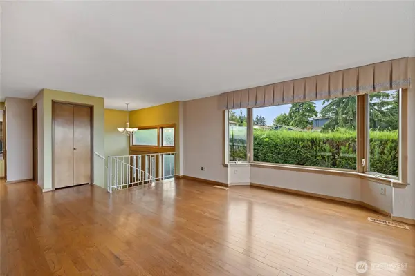 6107 Hawthorne TER NE, Tacoma, WA 98422