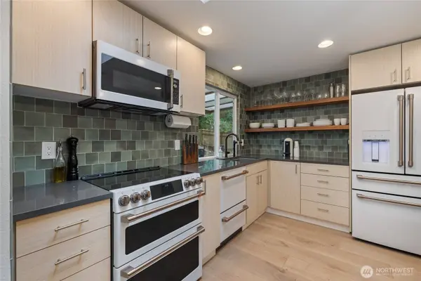 3617 12th AVE NW, Gig Harbor, WA 98335