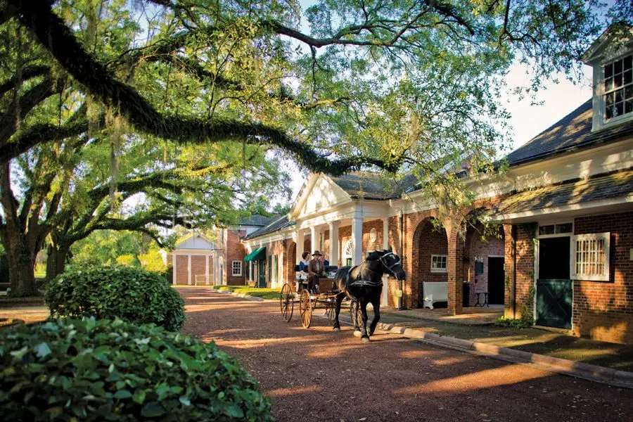 web-Pebble-Hill-Plantation-horse-and-wagon-in-courtyard