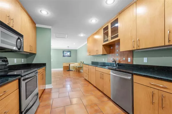 1633 NW 19TH CIR, Gainesville, FL 32605