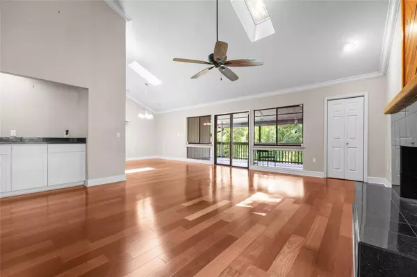 1633 NW 19TH CIR, Gainesville, FL 32605