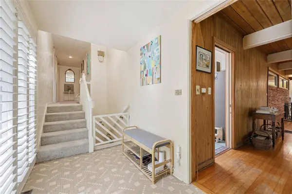 2074 NW 11TH RD, Gainesville, FL 32605