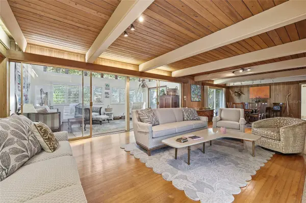 2074 NW 11TH RD, Gainesville, FL 32605