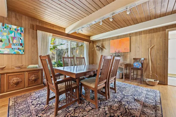 2074 NW 11TH RD, Gainesville, FL 32605