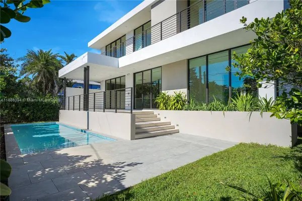 100 Hampton Ln, Key Biscayne, FL 33149