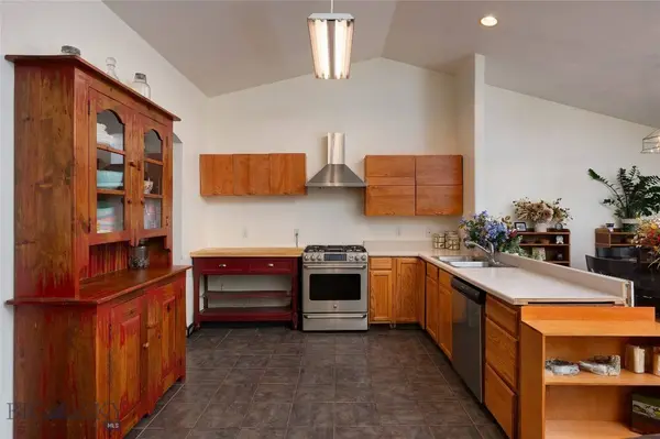 1016 Sunrise DR, Belgrade, MT 59714