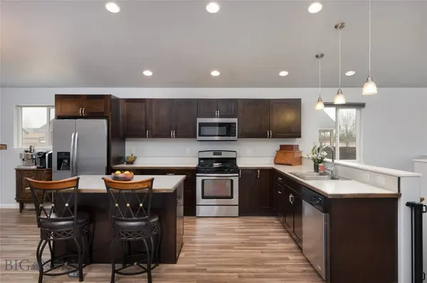 233 Centennial Village DR, Manhattan, MT 59741