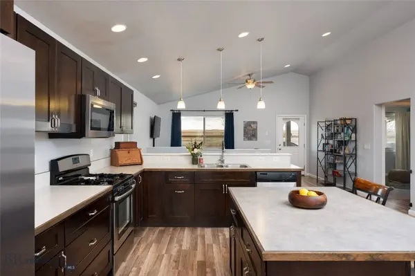 233 Centennial Village DR, Manhattan, MT 59741