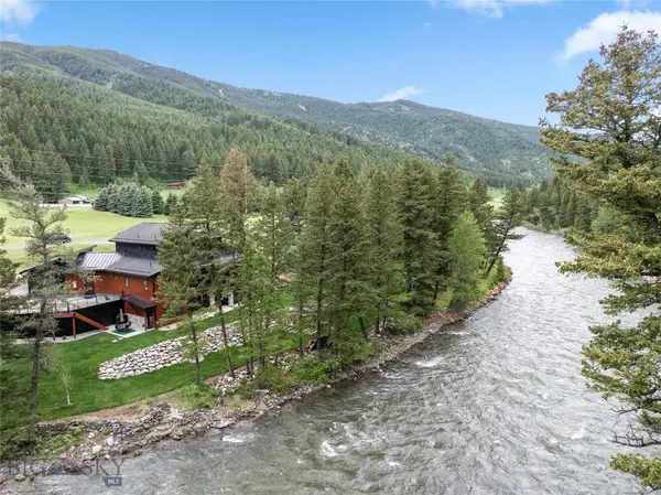 40 Cliff Manor LN, Gallatin Gateway, MT 59730