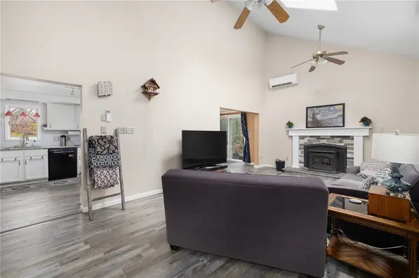 161 Kenyon Hill TRL, Richmond, RI 02898