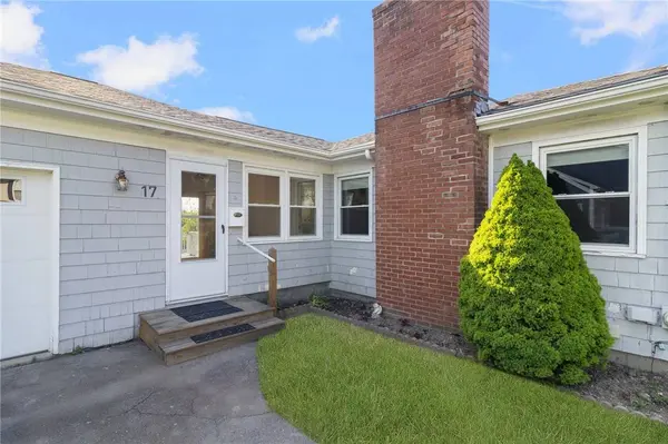 17 Varnum AVE, Bristol, RI 02809