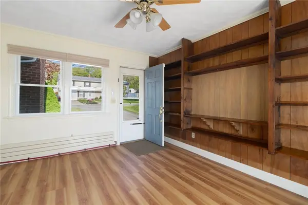 17 Varnum AVE, Bristol, RI 02809