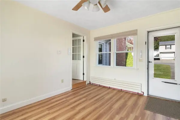 17 Varnum AVE, Bristol, RI 02809