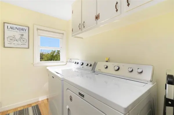 17 Varnum AVE, Bristol, RI 02809