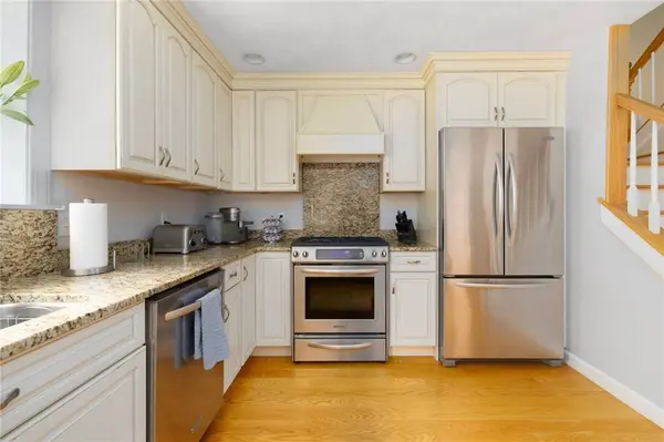 52 Eagle Nest DR, Lincoln, RI 02865