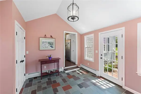 31 Peaceful WAY, Tiverton, RI 02878