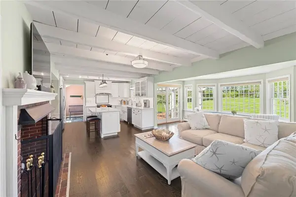 31 Peaceful WAY, Tiverton, RI 02878