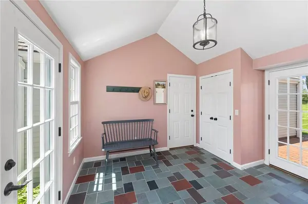 31 Peaceful WAY, Tiverton, RI 02878