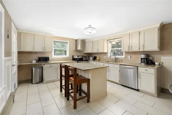 222 Old County RD, Smithfield, RI 02917