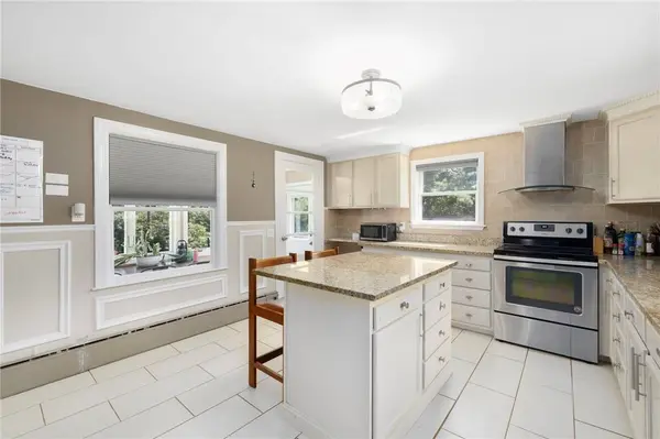 222 Old County RD, Smithfield, RI 02917