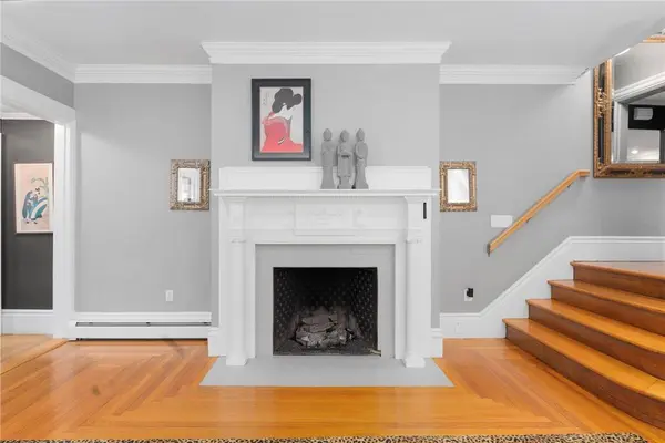 51 Columbia AVE, Cranston, RI 02905