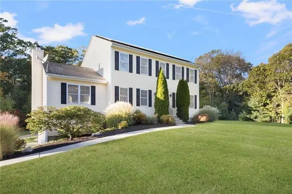 15 Victoria LN, Scituate, RI 02831