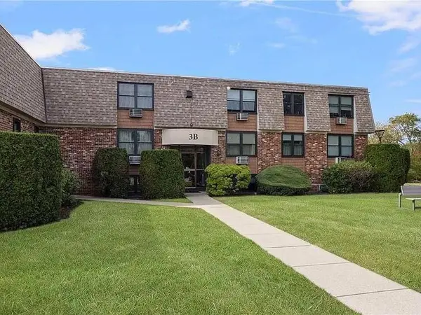 510 Child ST #303B, Warren, RI 02885