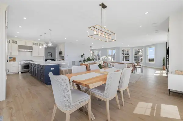 1046 Ocean RD, Narragansett, RI 02882