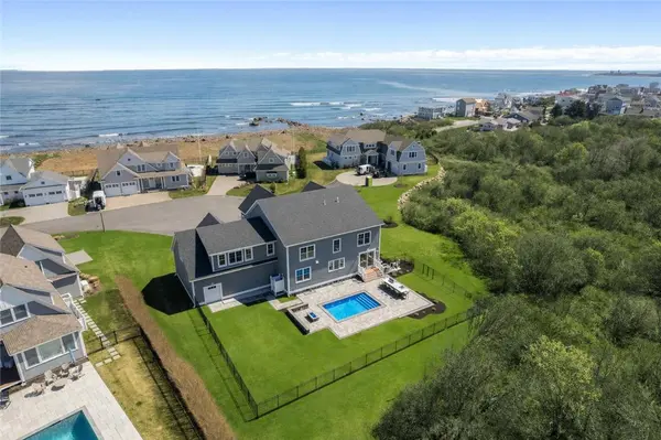 1046 Ocean RD, Narragansett, RI 02882